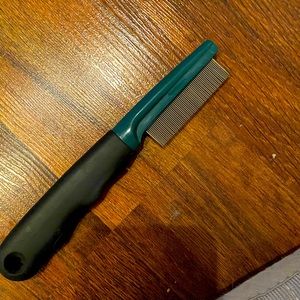 Small 🐈 grooming brush!
